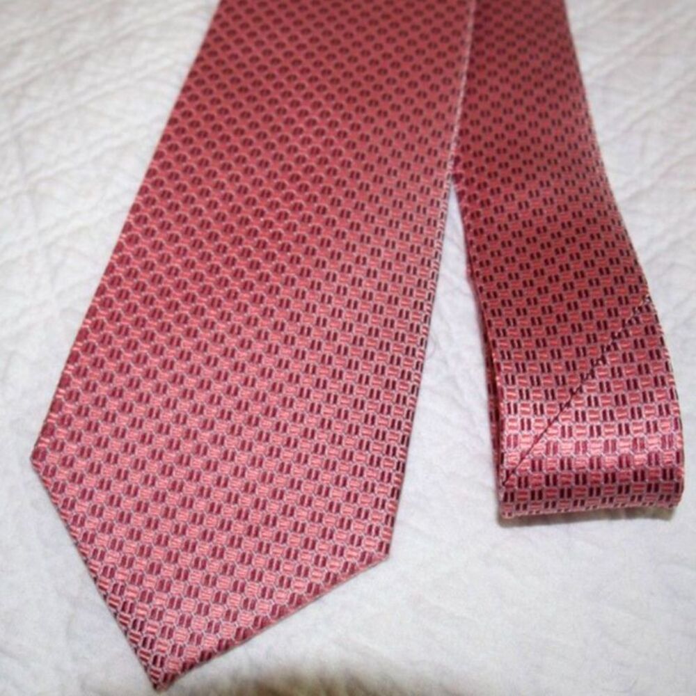 NWT Charles Tyrwhitt Light Pink 100% Silk Patterned Tie